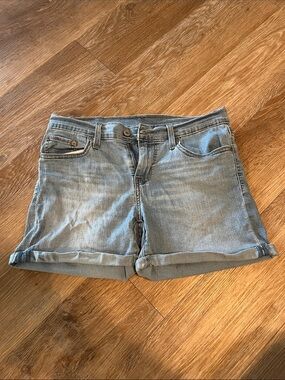 Levi’s Mid Rise Light Blue Denim Shorts